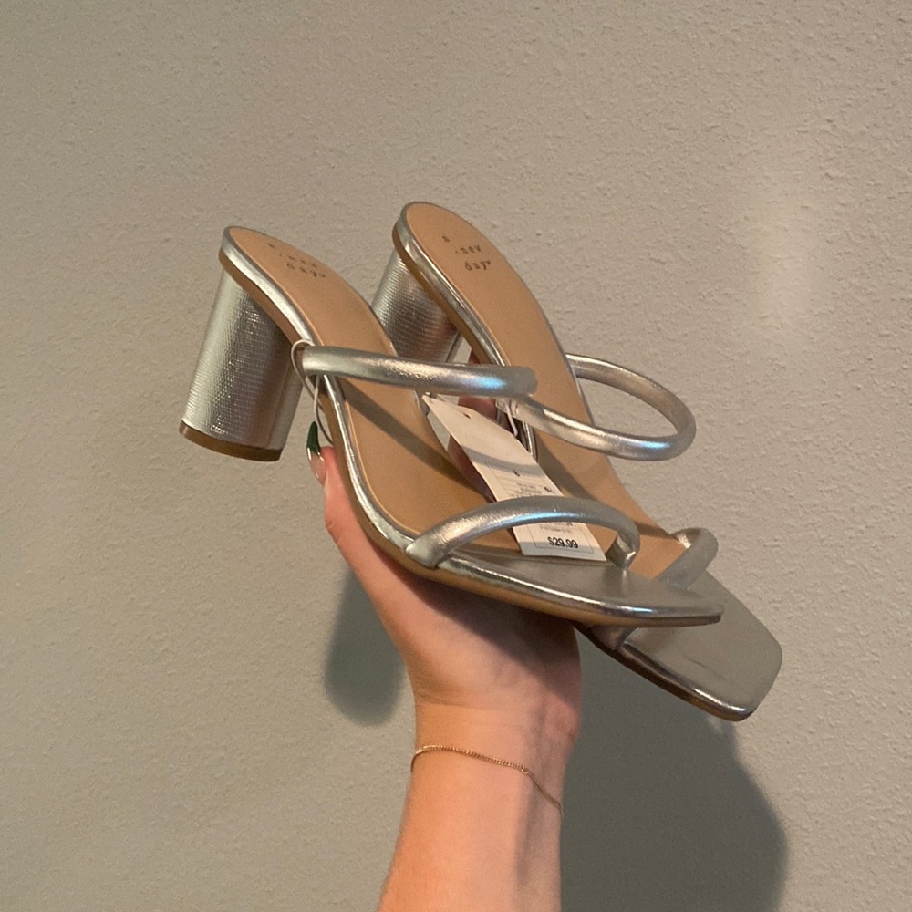 NWT - Silver heels - crocodile print heel - square toe - NEVER WORN